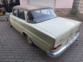 Mercedes-Benz W110 190 D Ds Flosse - 9