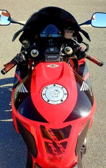 Honda cbr - 9