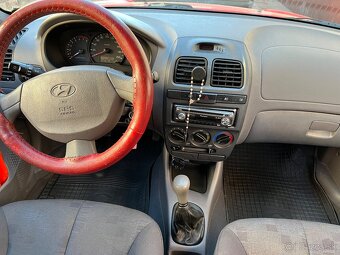 Hyundai Accent 1.4 - 9