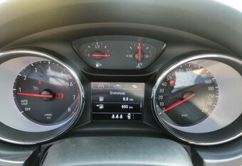 Opel Astra  1.2 Turbo benzín 81kw Full Led - 9