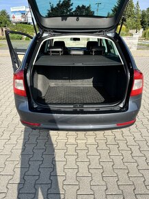 Škoda Octavia II 1,6 TDi 7st.DSG zeder xenon navi r.v.2011 - 9