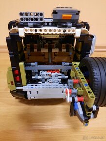 Lego Technic 42110 - Land Rover Defender - 9