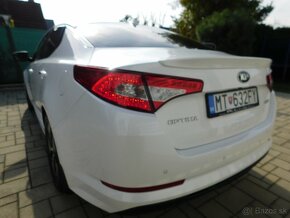 Kia Optima 2.0-Hybrid AT/6 - 9