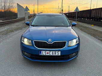 Škoda Octavia Combi 2.0 TDI DSG Elegance - 9