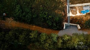 Ponúkame Vám na predaj slnečný stavebný pozemok v blízkosti - 9