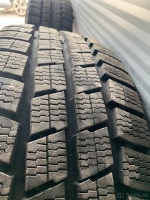 Perfektne zimné pneumatiky  s diskami 205/65 R16 - 9