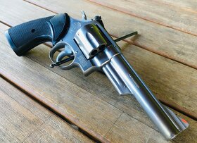 Revolver Smith & Wesson .44 Magnum - 9
