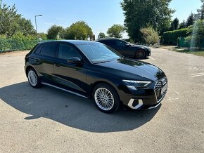 Audi A3 Sportback 35 1.5 TFSI S line Limitovaná Edícia S tro - 9