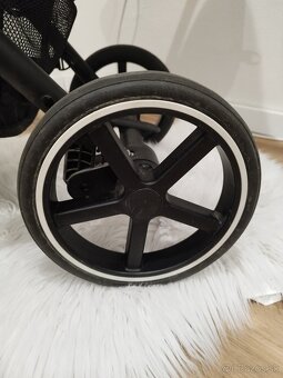 Cybex EezyS2+ plus podložky Elodie Gratis - 9