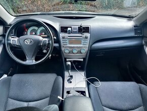 Toyota Camry 40 - 9