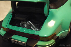 1:18 Porsche 930 - 9