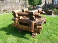 Masívne zrubové drevene sedenie - 9
