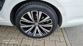 Volkswagen Passat B8 sedan 2.0 TDi - 9