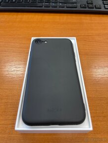 iPhone SE 2020 - 9