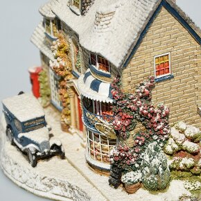 predané Slávny Vianočný Lilliput Lane - Zberateľský domček - 9