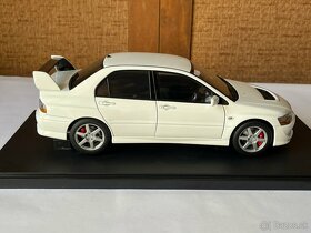 1:18 autoart mitsubishi lancer evo VIII - 9