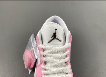 Jordan 1 Low SE Paw Print Pink Foam (Women's) - 9