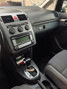 VW Touran 2.0 TDI - 9