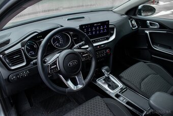 Kia Ceed SW 1.6 GDi/ Plug-in Hybrid/ZVÝHODNENÁ CENA/ - 9