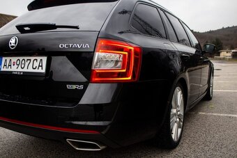 Škoda Octavia Combi 2.0 TDI DPF RS - 9