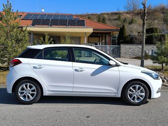 HYUNDAI i20 - 55kW - SR - 37000km - 9