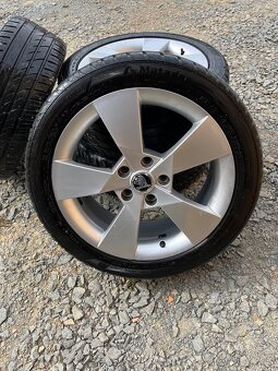 225/45 r17 originál škoda disky s pneu - 9