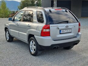 KIA SPORTAGE 2,0CRDi 4WD  4x4 - 9