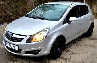 Opel corsa D hatchback - 9