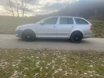 Škoda Octavia Combi 1.6tdi 77kW 2011 - 9