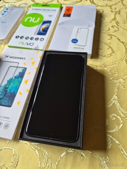 Samsung galaxy black S22 128 GB bez skrabancov ako novy - 9