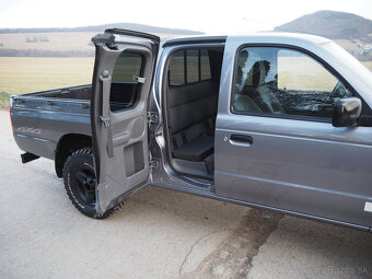 predám B2500 4x4,80kw r.v.2005,2,5td,ako ford ranger - 9