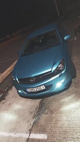 Opel Astra GTC OPC - 9