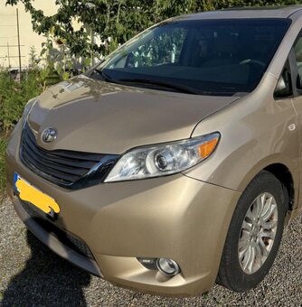 TOYOTA  SIENNA - 9