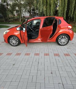 Peugeot 208 1.2 l najazdené 22000km - 9