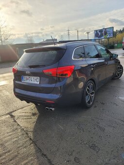 Kia ceed 1,6crdi  94kw GT - 9