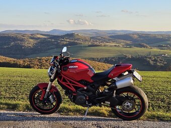 Ducati Monster 1100 - 9