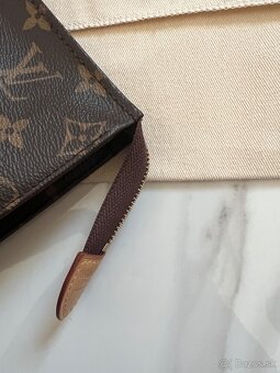 Louis Vuitton Toiletry Pouch 26 kabelka - 9