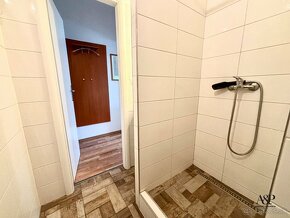 1,5 IZBOVÝ BYT S BALKÓNOM V CENTRE MESTA, 37M2, HOLLÉHO UL., - 9