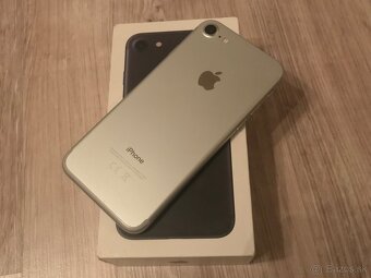 Apple iPhone 7 Silver 32GB - 9