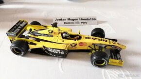 Modely F1 M1:18 - 9