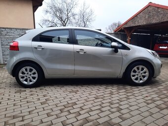 Kia Rio 1.3 benzin 4valec SK - 9