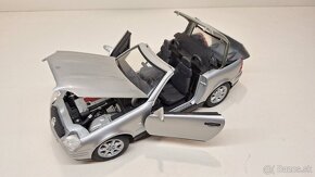 1:18 MERCEDES-BENZ SLK 230 - 9