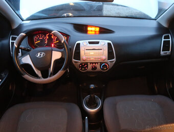 Hyundai i10 benzín 4-valec 2009, strieb.metalíza -TOP PONUKA - 9