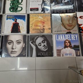 CD-čka...QUEEN,FAITLESS,MIKE+THE MECHANICS,GEORGE MICHAEL... - 9