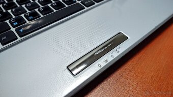 Asus UL80V - 9