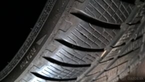 2 ks ZIMNÉ 315/30 R22 107V  PIRELLI cca 5-6mm DOT4020 39€/ks - 9