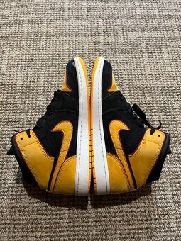 Nike Air Jordan 1 Mid - 9