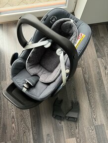 Maxi Cosi Pebble Pro i-Size + Isofix základňa Family Fix2 - 9