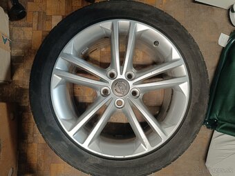 Opel Insignia - originál 18" alu
disky s pneu - 9