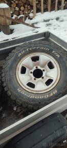 BF Goodrich ALL-TERRAIN A/T 245/70 R16 - 9